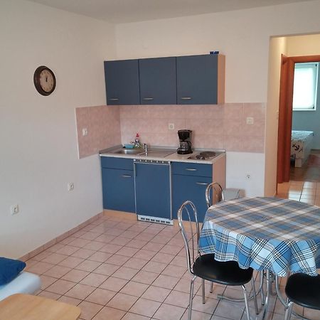 Apartments Bellus Mare Mali Losinj Bagian luar foto